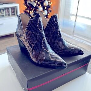 Vince Camuto Gigietta booties